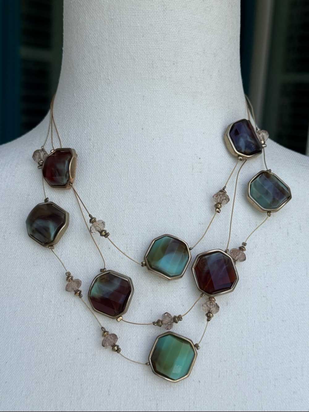 Chico‘s Triple strand necklace